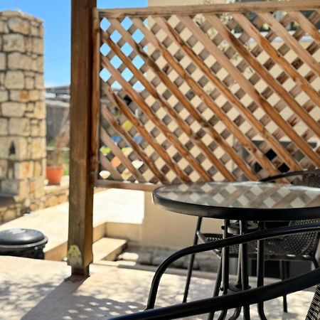 Tonea'S Houses Himare Bagian luar foto