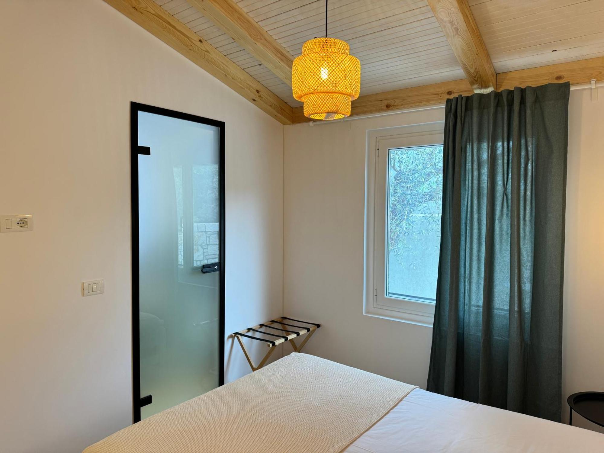 Tonea'S Houses Himare Bagian luar foto