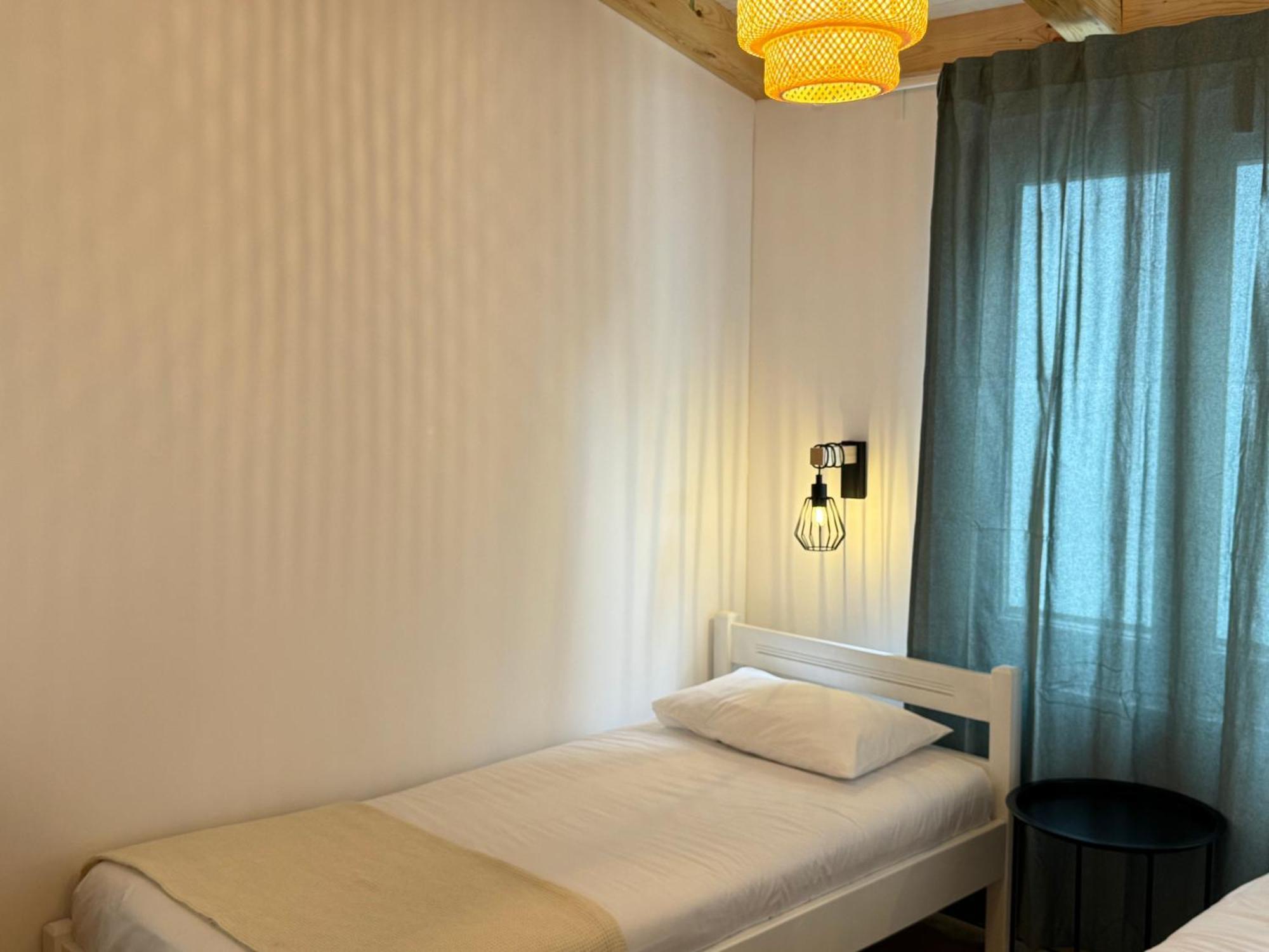 Tonea'S Houses Himare Bagian luar foto