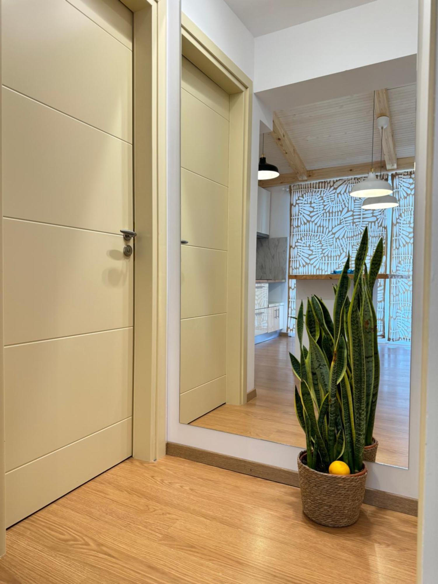 Tonea'S Houses Himare Bagian luar foto