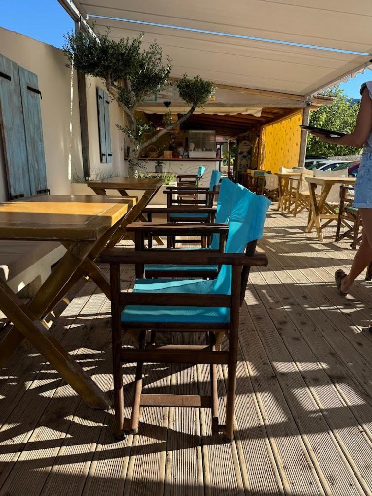 Tonea'S Houses Himare Bagian luar foto